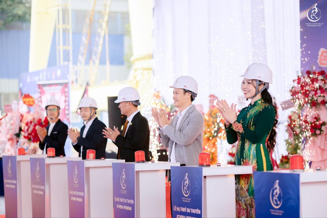 the launching ceremony attended by the investor and contractors