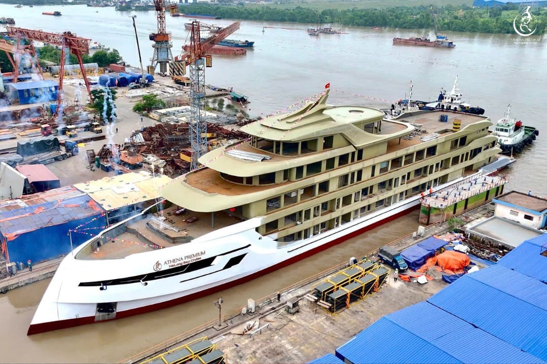 the moment the cruise touched the water”“the moment the vessel entered the water